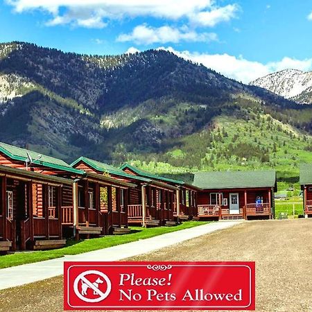 Wolf Den Log Cabin Motel And Rv Park Thayne Exterior foto