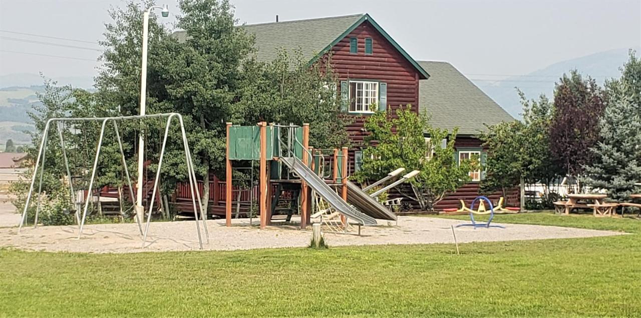 Wolf Den Log Cabin Motel And Rv Park Thayne Exterior foto