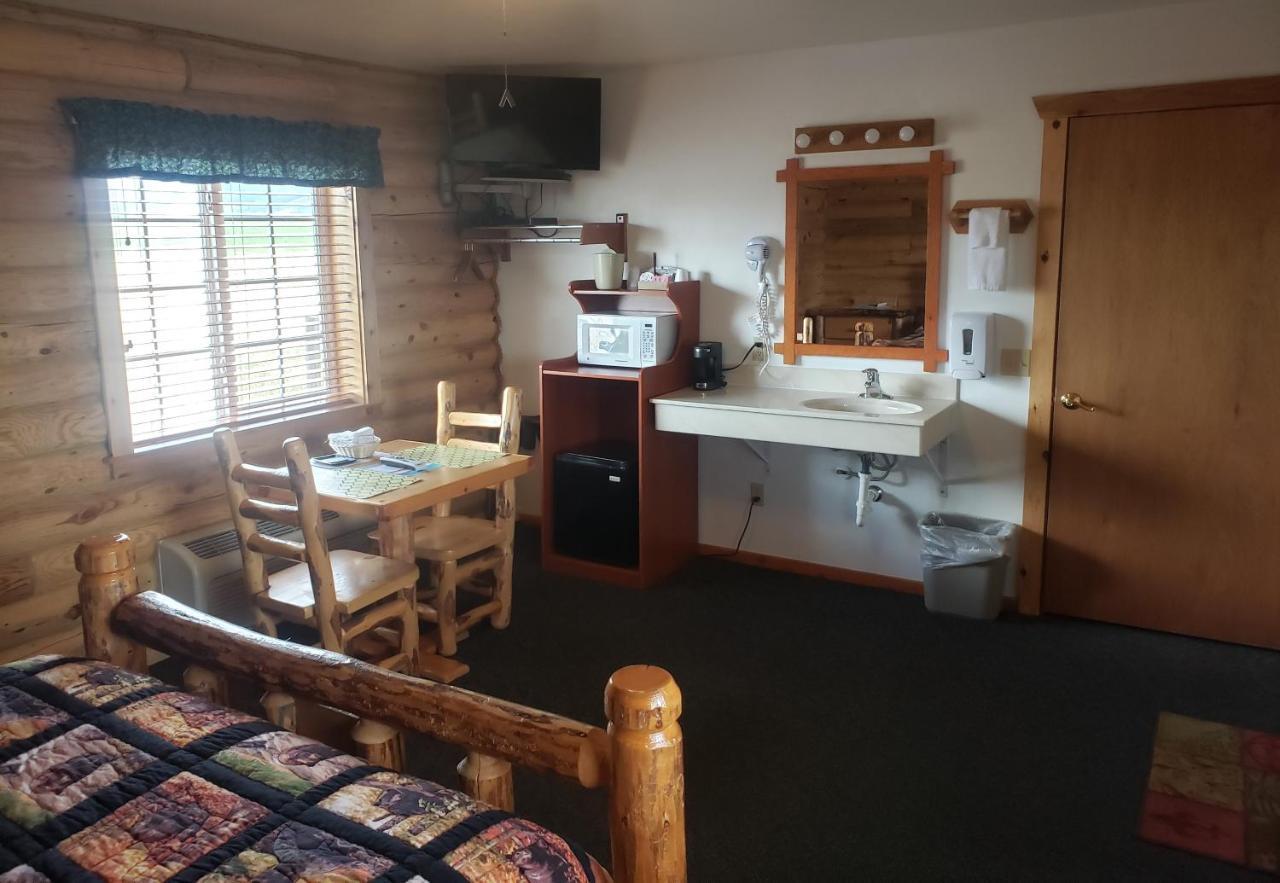 Wolf Den Log Cabin Motel And Rv Park Thayne Exterior foto