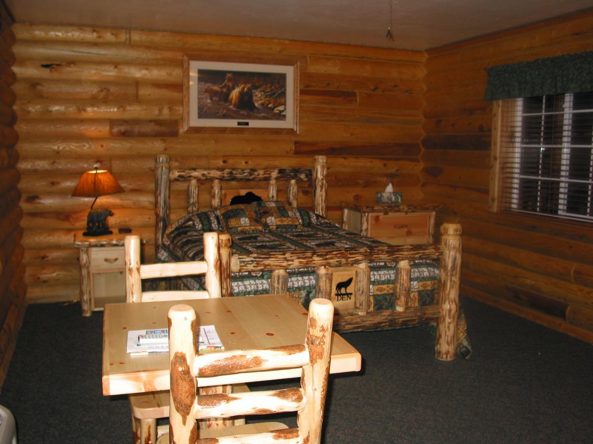 Wolf Den Log Cabin Motel And Rv Park Thayne Exterior foto