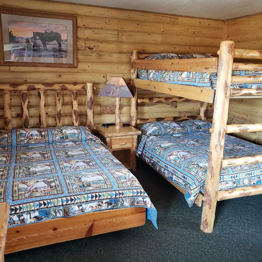 Wolf Den Log Cabin Motel And Rv Park Thayne Exterior foto