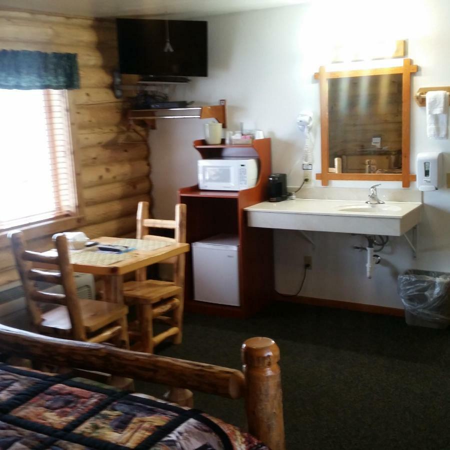 Wolf Den Log Cabin Motel And Rv Park Thayne Exterior foto